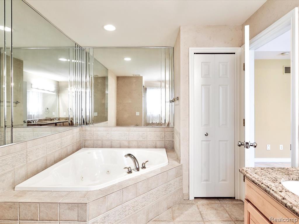 56909 Pinecone Boulevard, Shelby Twp, MI 48316 — Photo 20