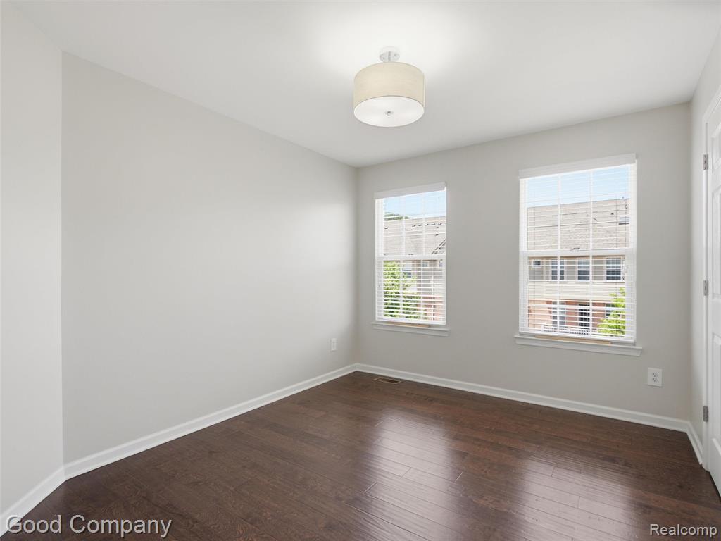 56612 Sunset Drive, Utica, MI 48316 — Photo 20