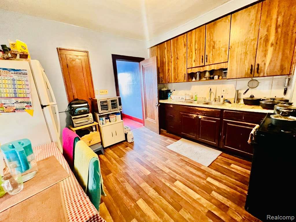 3215 Evaline Street, Hamtramck, MI 48212 — Photo 25