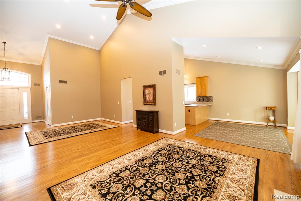 6056 Lochmore Drive, 49, Commerce Twp, MI 48382 — Photo 5
