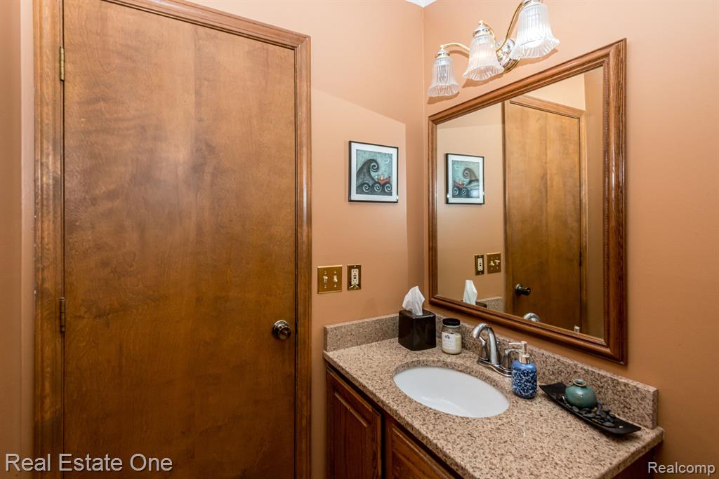 41344 Beacon Road, Novi, MI — Photo 47