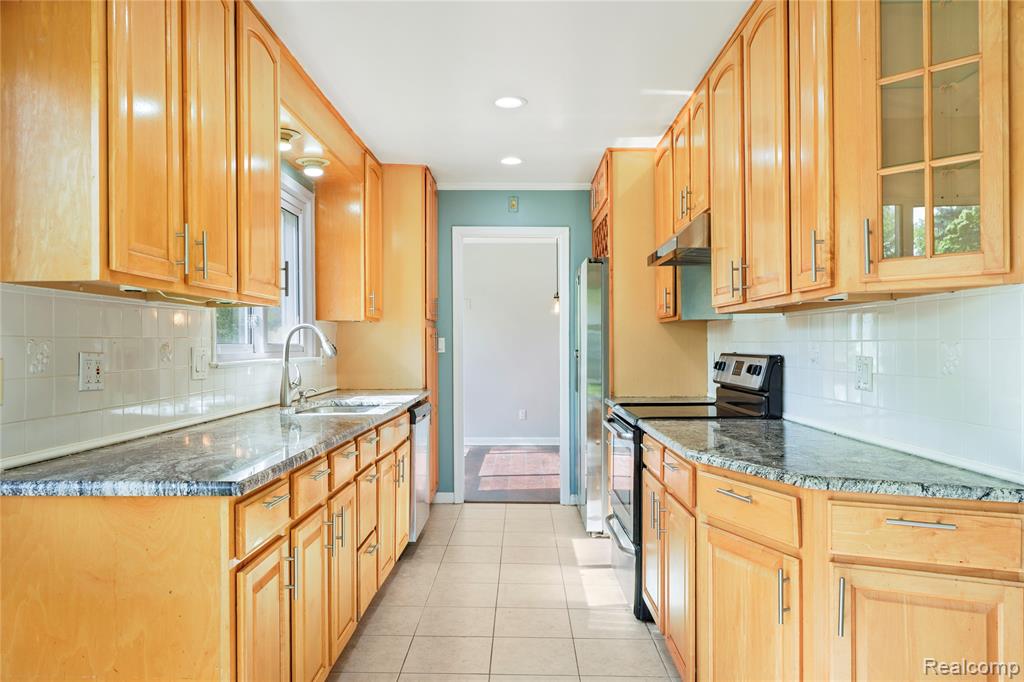 6843 E Dartmoor Road, West Bloomfield, MI — Photo 6