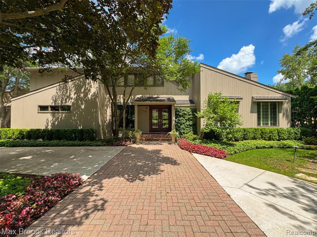 4695 Maura Lane, West Bloomfield, MI 48323 — Photo 12