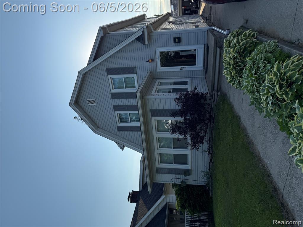 511 Godfroy Avenue, Monroe, MI 48162