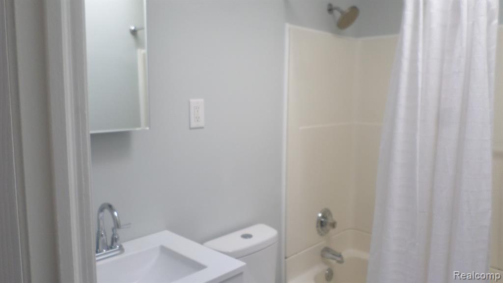 22463 Nevada Avenue, Eastpointe, MI 48021 — Photo 33