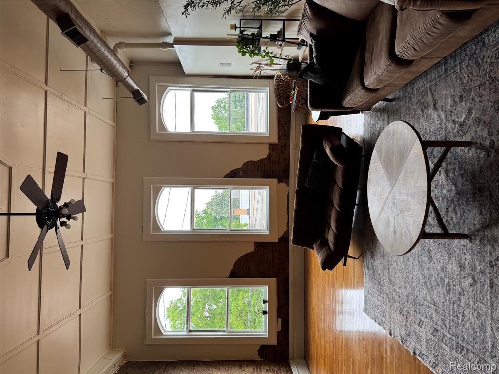 123 N Clinton Avenue, MI 48879 — Photo 9