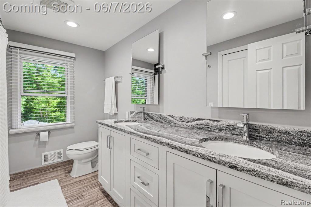 4071 Shore Crest Drive, West Bloomfield, MI 48323 — Photo 22