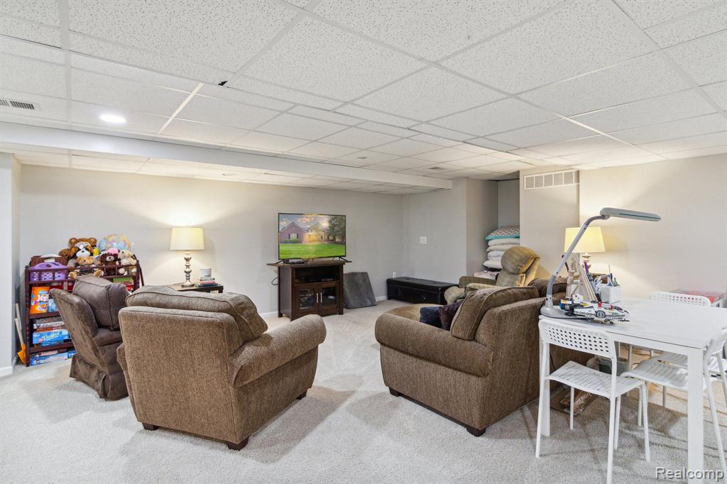 387 TORRINGTON Drive W, Canton, MI 48188 — Photo 40
