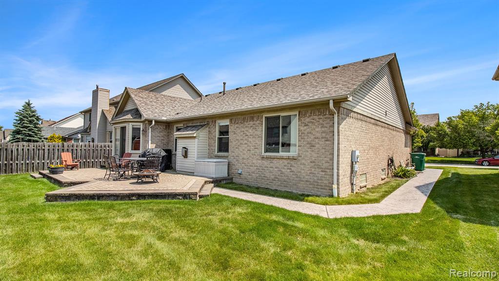24272 Charles Drive, Brownstown, MI 48183 — Photo 17
