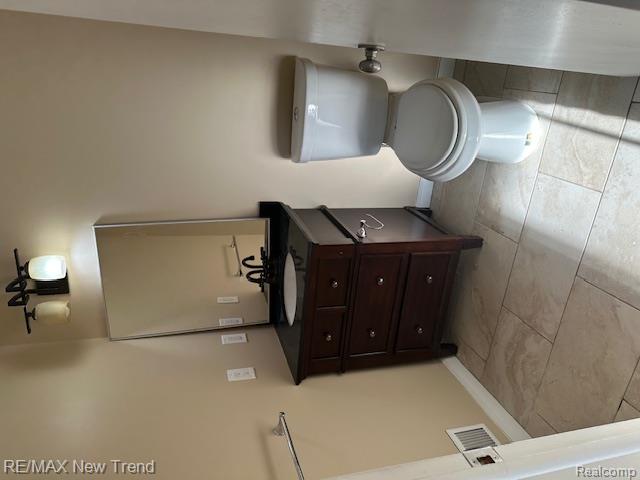 6546 Beverly Crest Drive, West Bloomfield, MI — Photo 8