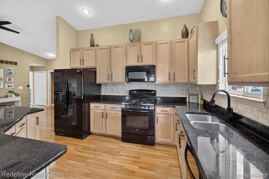 42060 Salem Court, Belleville, MI 48111 — Photo 15