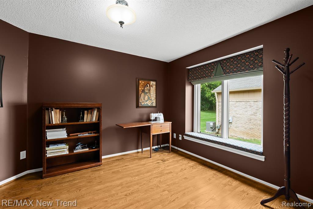 35163 KNOLLWOOD Lane, Farmington Hills, MI 48335 — Photo 10