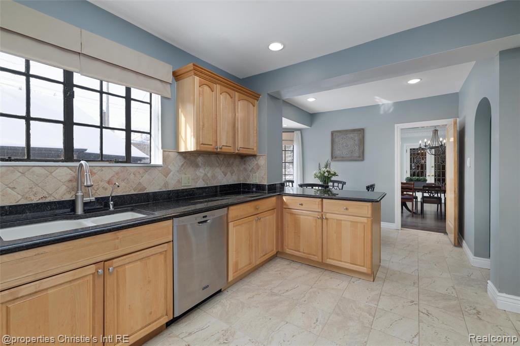 19435 Shrewsbury Road, Detroit, MI 48221 — Photo 23