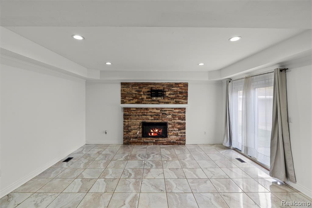 40553 Passmore Drive, Clinton Twp, MI 48038 — Photo 10