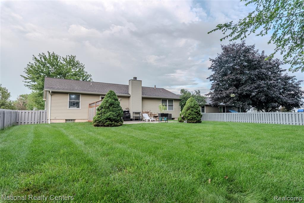 45933 Brookside North Drive, Macomb, MI 48044 — Photo 22