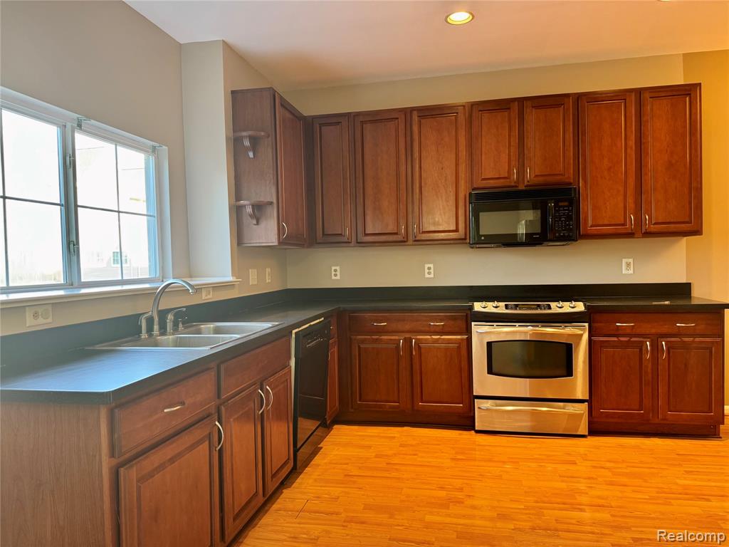 10880 Pardee Road, Taylor, MI 48180 — Photo 6
