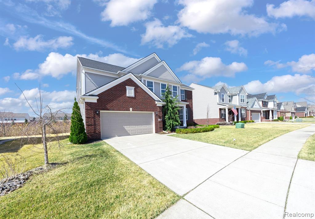 49473 CRANBROOK Drive, Macomb, MI 48044 — Photo 2