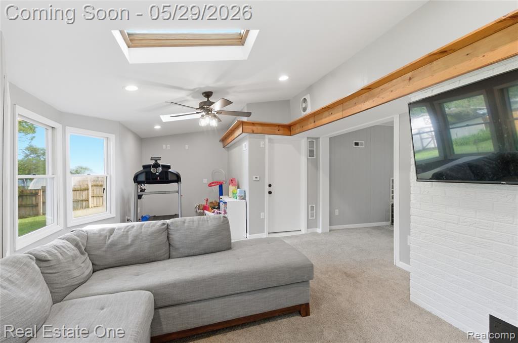 733 S Webik Avenue, Clawson, MI — Photo 32