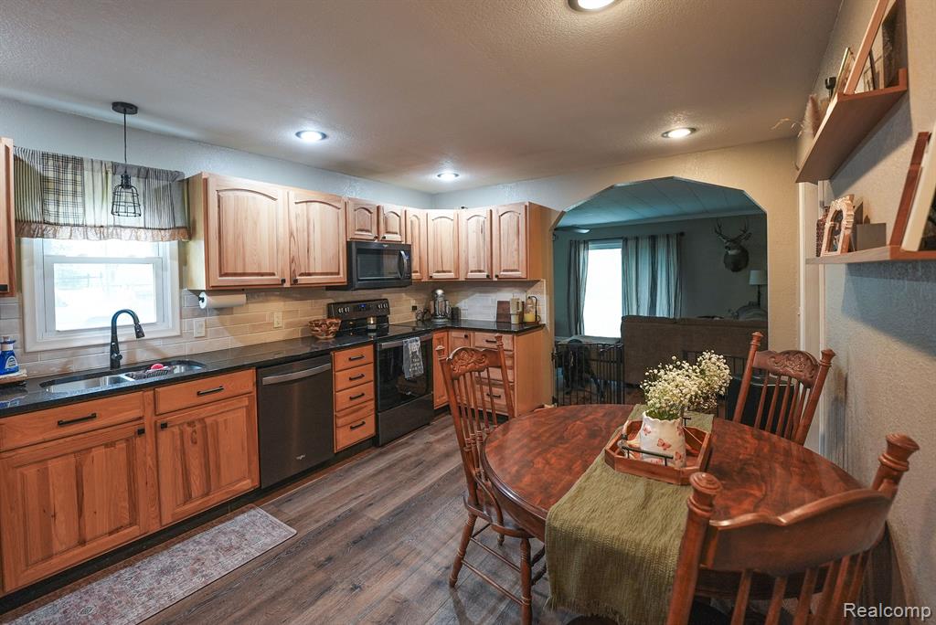 9801 E NEWBURG Road, Durand, MI 48429 — Photo 2