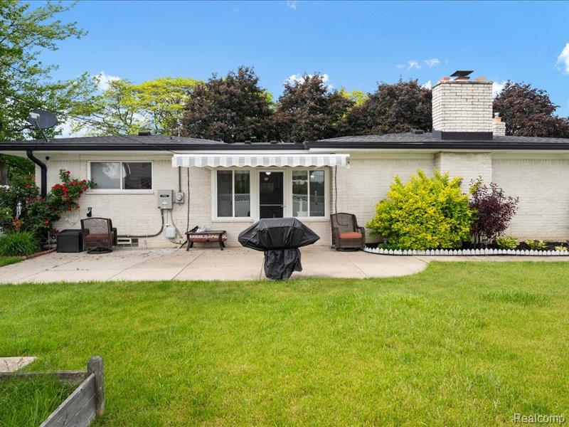 8382 Fairfax Drive, Sterling Heights, MI 48312 — Photo 34