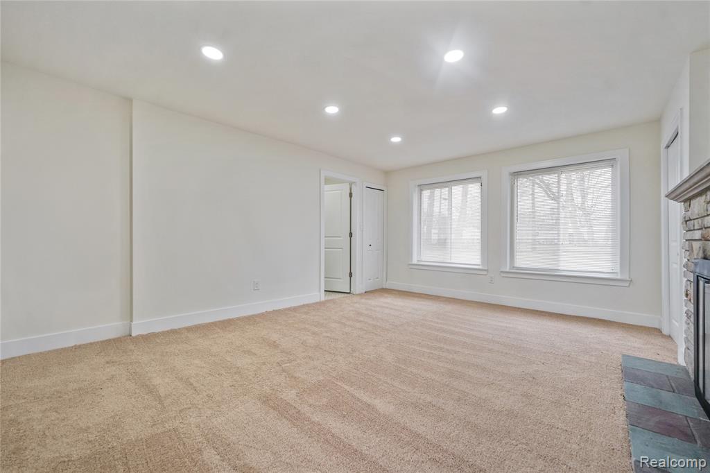 19133 Huntington Avenue, Harper Woods, MI 48225 — Photo 31