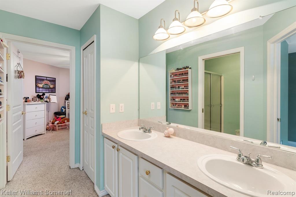 55328 BELMONT Drive, Shelby Twp, MI 48315 — Photo 31