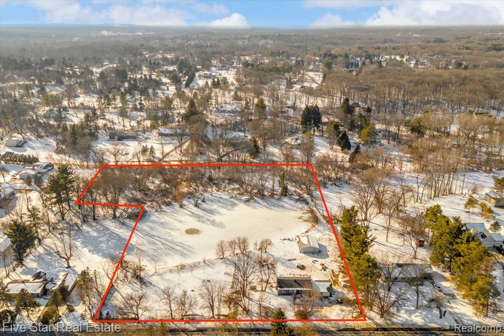 911 S Duck Lake Road, Milford, MI 48381 — Photo 10