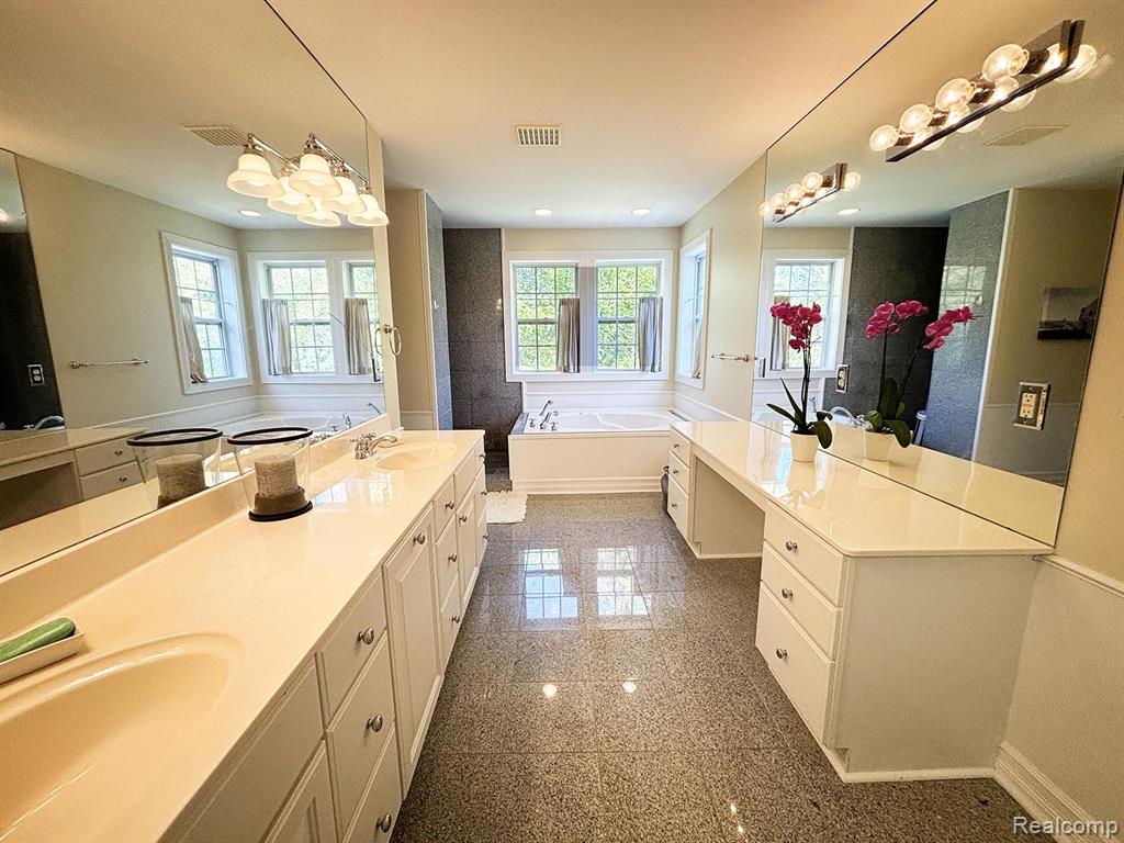 5850 WESTWOOD Drive, Grand Blanc, MI 48439 — Photo 7