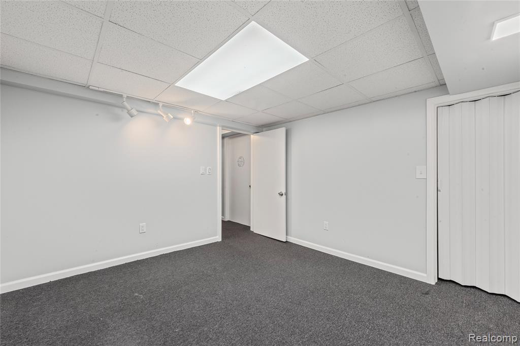 1823 Brentwood Drive, Troy, MI 48098 — Photo 19