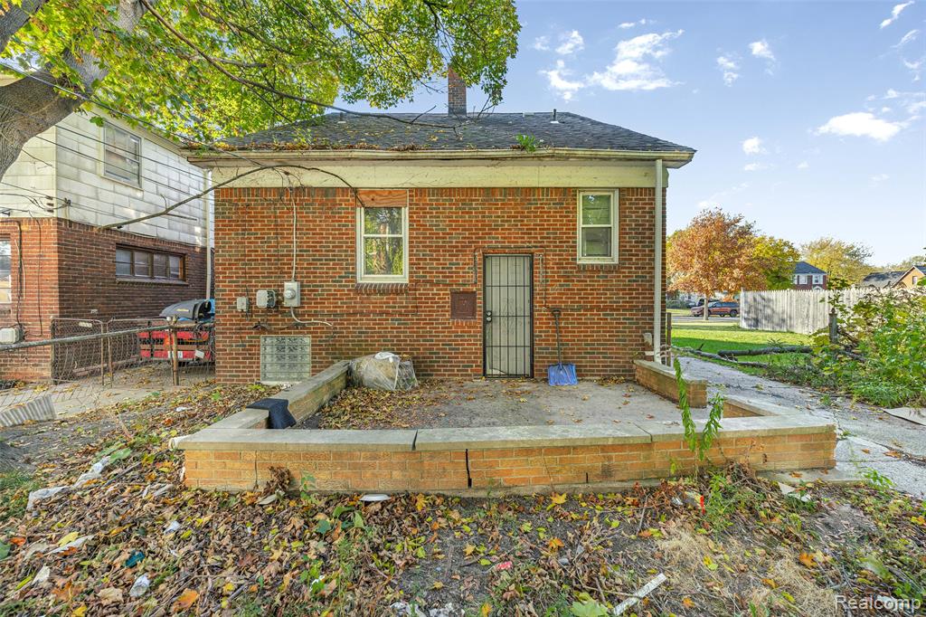 18680 Westphalia, Detroit, MI 48205 — Photo 28