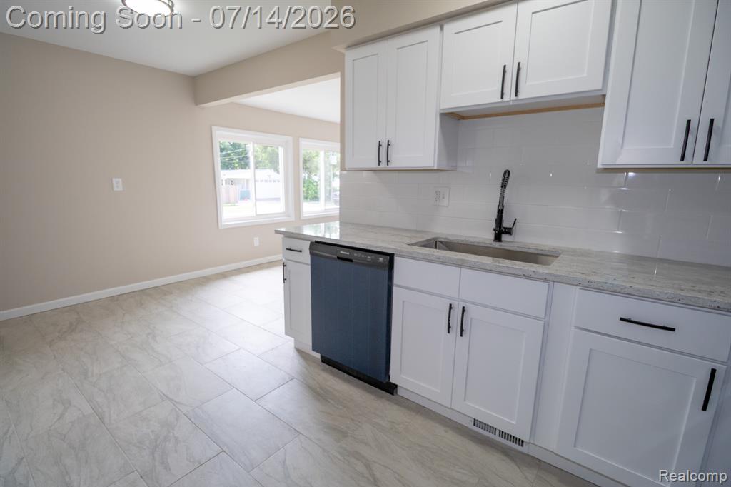 4060 Winifred Street, Wayne, MI 48184 — Photo 9