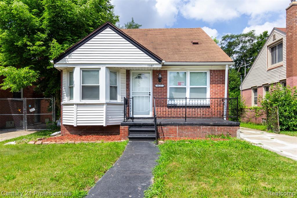 9037 Longacre Street, Detroit, MI 48228