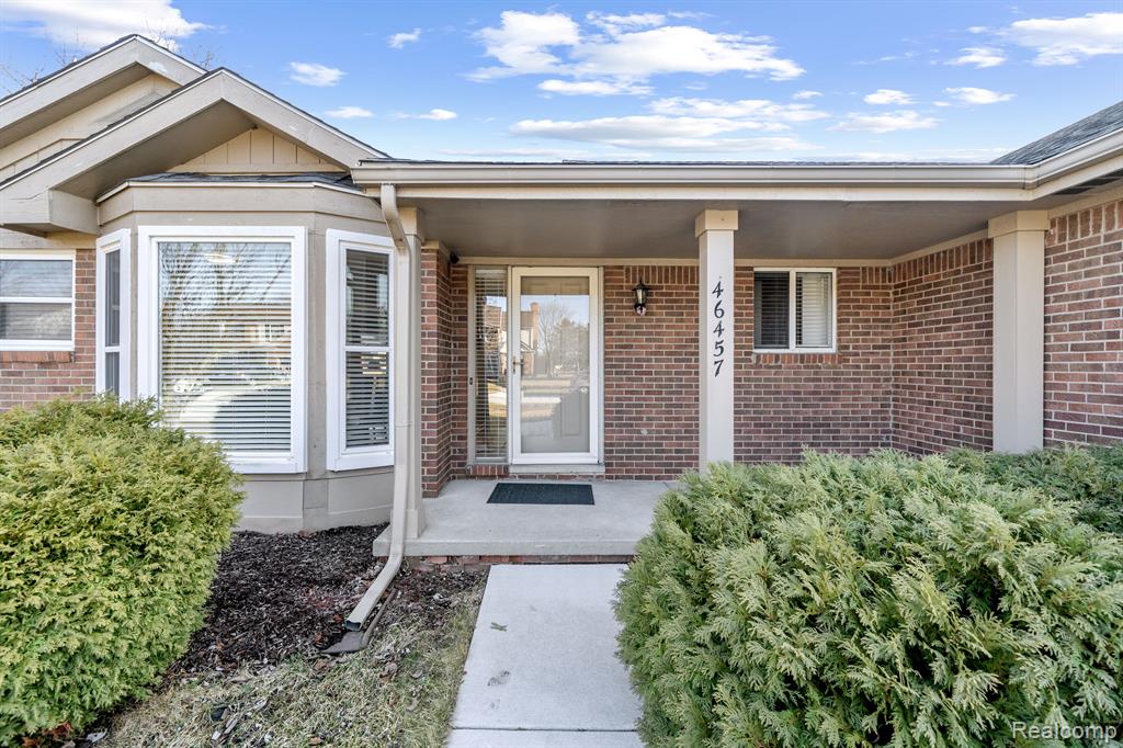 46457 SWANMERE Drive, Canton, MI 48187 — Photo 4