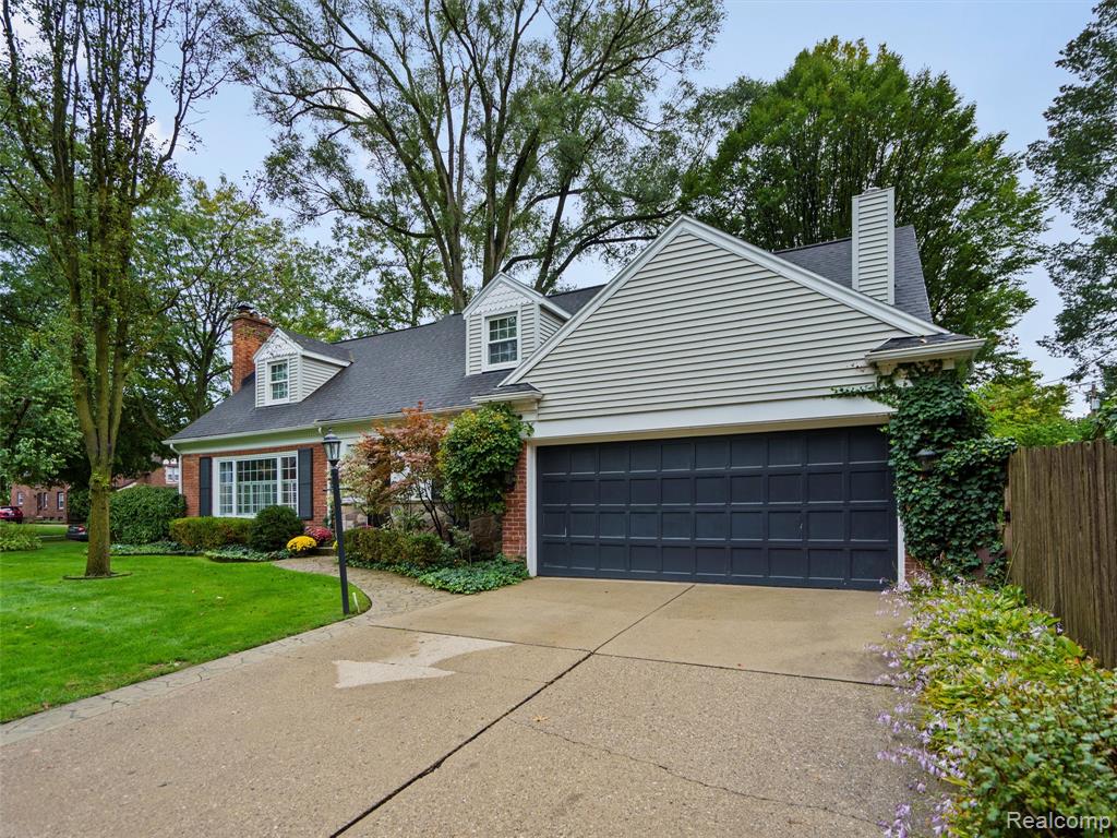 683 Lincoln Road, Grosse Pointe, MI 48230 — Photo 3