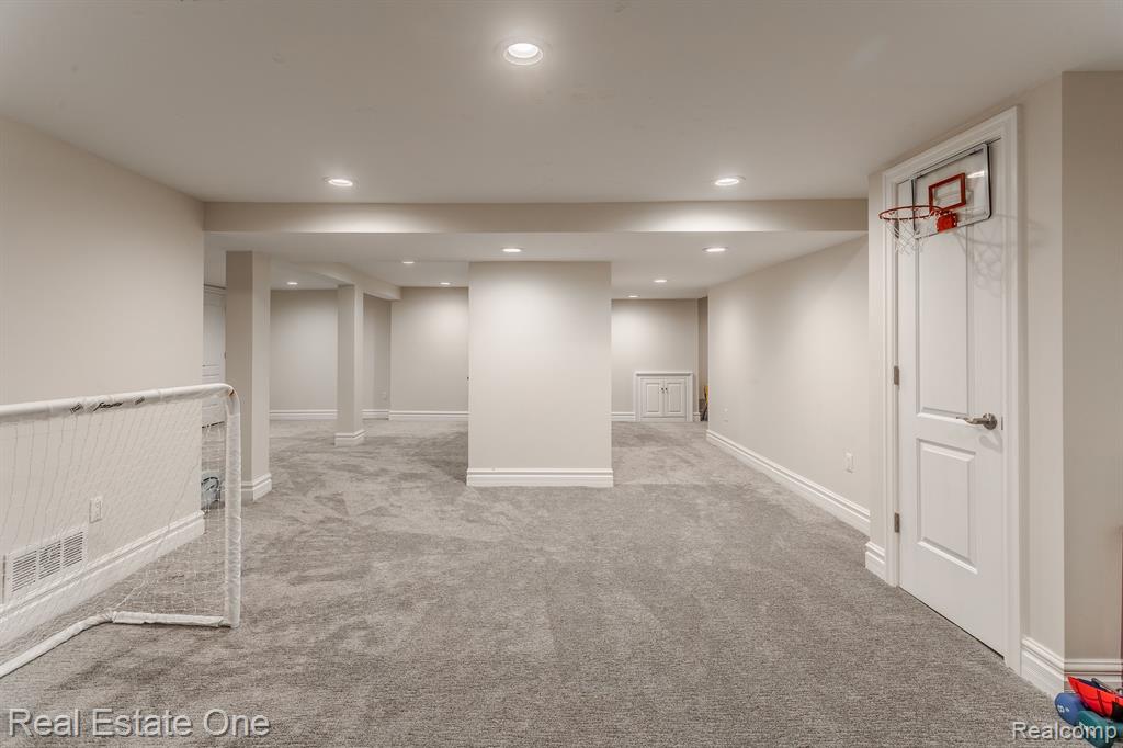 5699 RAVEN Road, Bloomfield Hills, MI 48301 — Photo 35