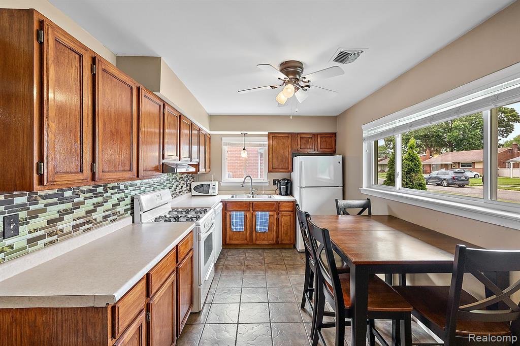 6460 SUNSET Street, Garden City, MI — Photo 4