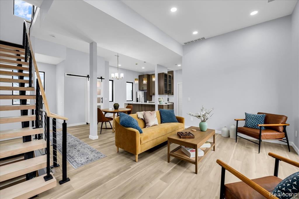 177 Gladstone, Detroit, MI, 48202