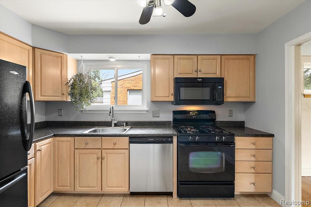 1271 Beaupre Avenue, Madison Heights, MI 48071 — Photo 14