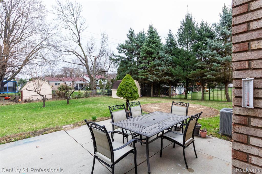 46498 HOUGHTON Drive, Shelby, MI 48315 — Photo 53