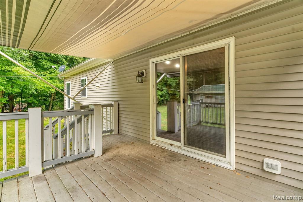 6917 CHASE LAKE Road, Fowlerville, MI 48836 — Photo 49