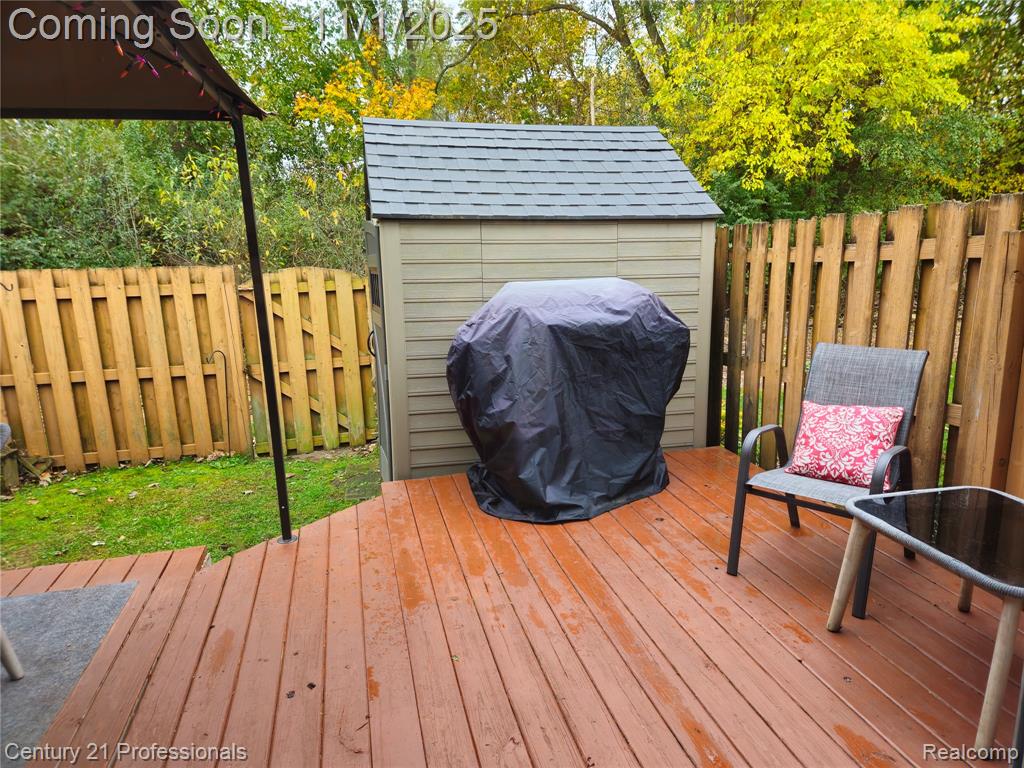 809 Estrada Drive, Belleville, MI 48111 — Photo 9