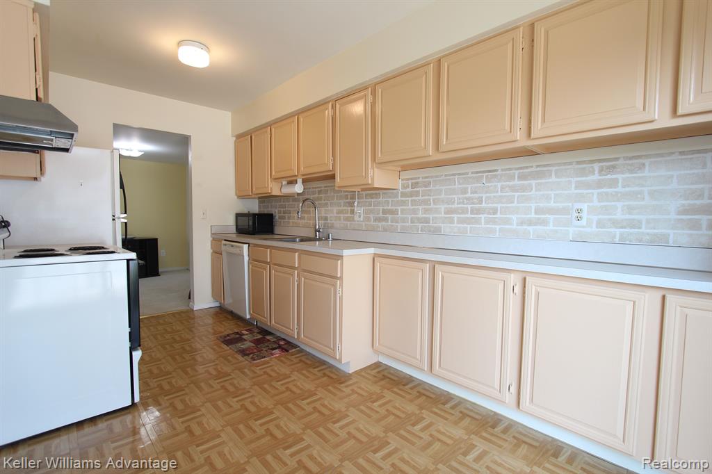42193 Pellston Drive, Northville, MI 48167 — Photo 7