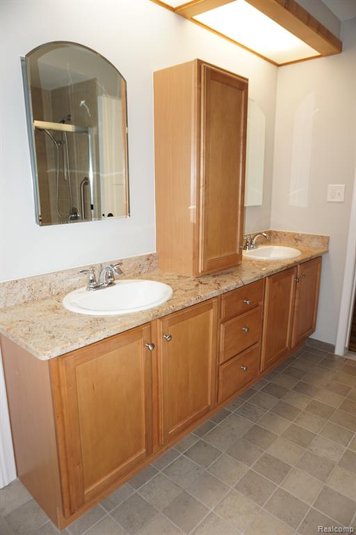 60938 LAKE EDGE, Washington, MI — Photo 17