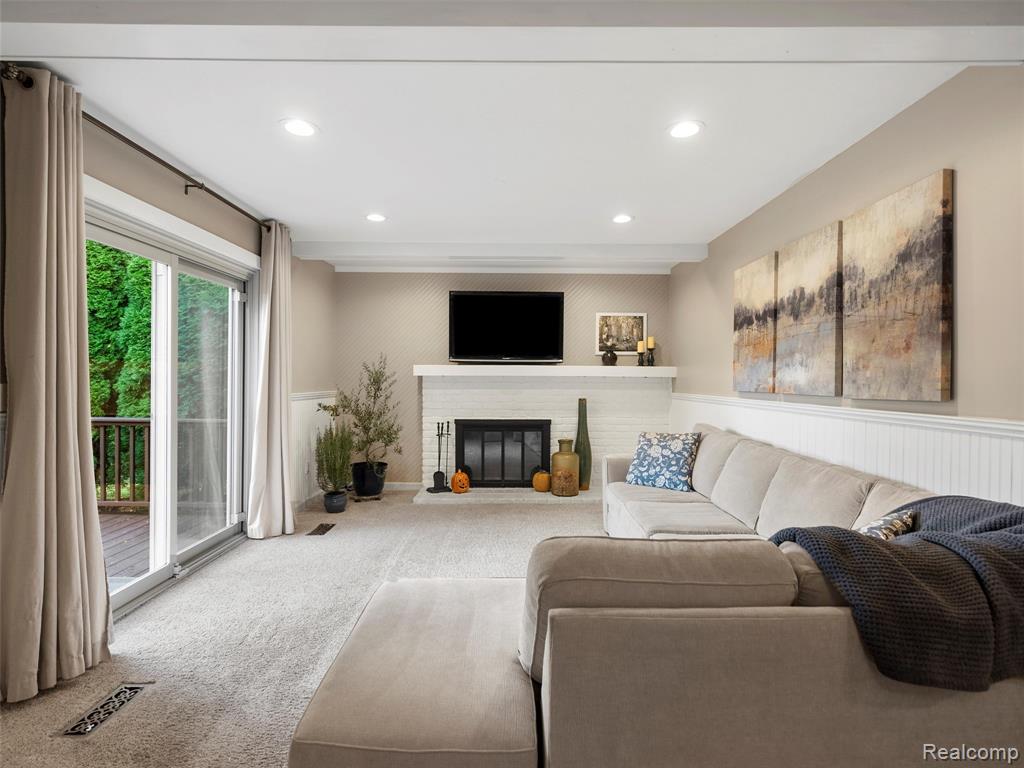 864 Dressler Lane, Rochester Hills, MI 48307 — Photo 5