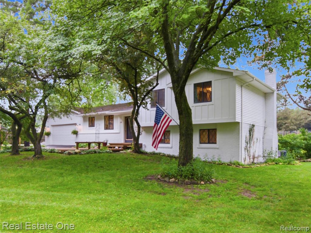 3206 Allen Road, Ortonville, MI 48462