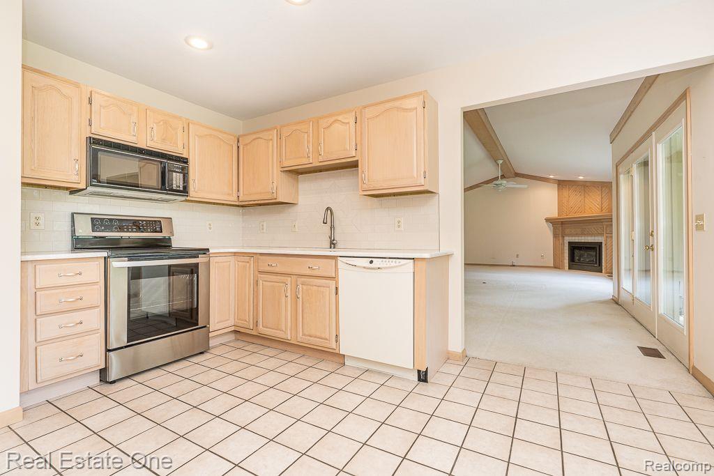 8187 Sawgrass Trail, Grand Blanc, MI 48439 — Photo 24