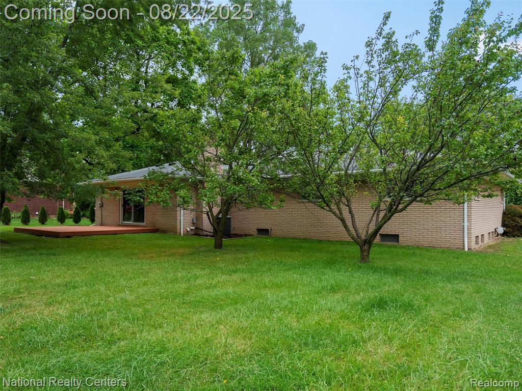 6525 Norton Drive, Troy, MI 48085 — Photo 33