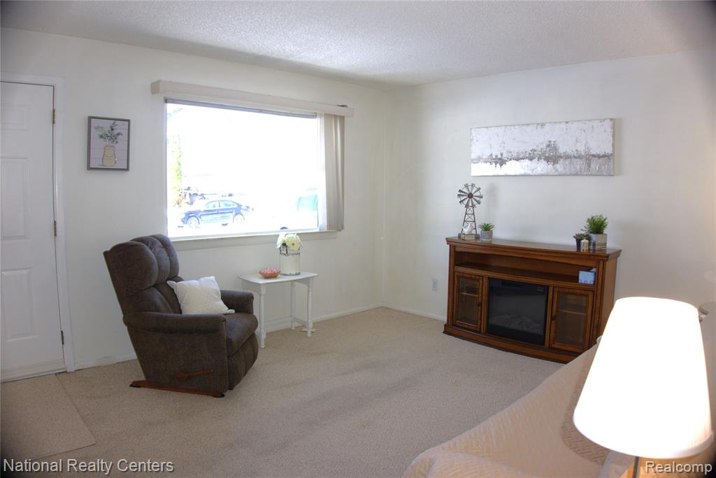 8074 Nightingale Street, Dearborn Heights, MI 48127 — Photo 3