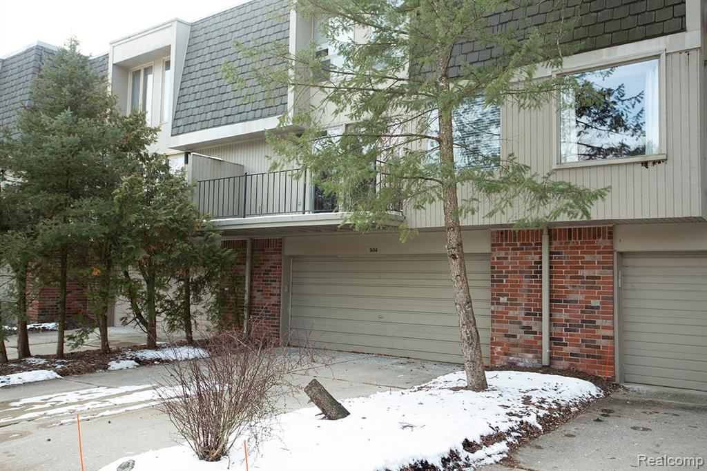 984 STRATFORD Lane E, Bloomfield Hills, MI 48304 — Photo 23