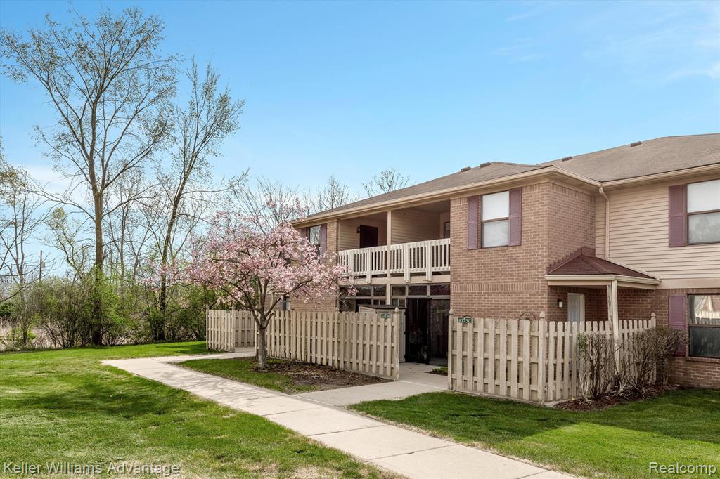 61244 GREENWOOD Drive, South Lyon, MI 48178 — Photo 15